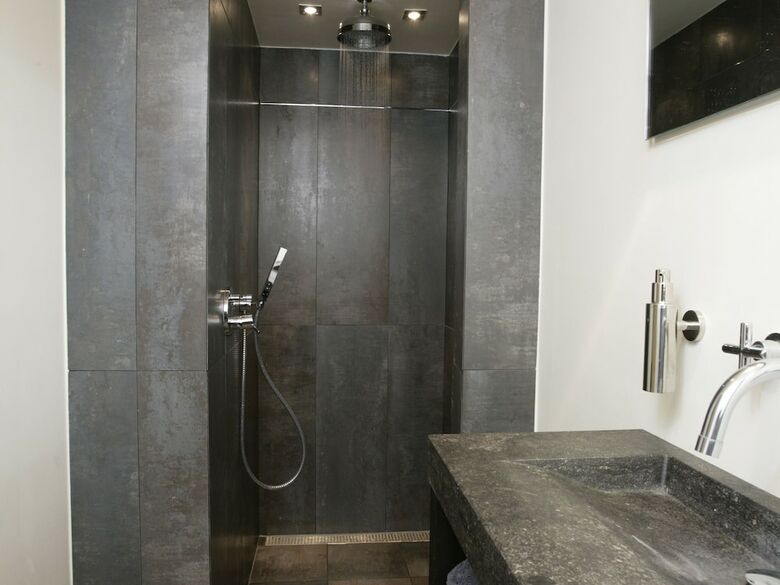 Lush Holiday Home In Oeffelt With 2 Saunas & Jacuzzis