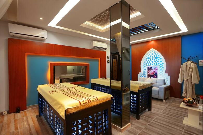 Hotel Sea World Resort (Formerly - Aqua Blu Resort)