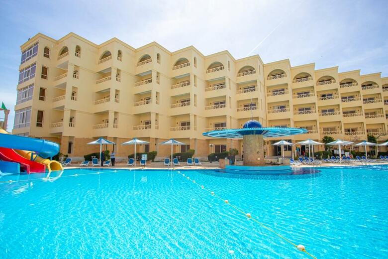 Amc Royal Hotel
