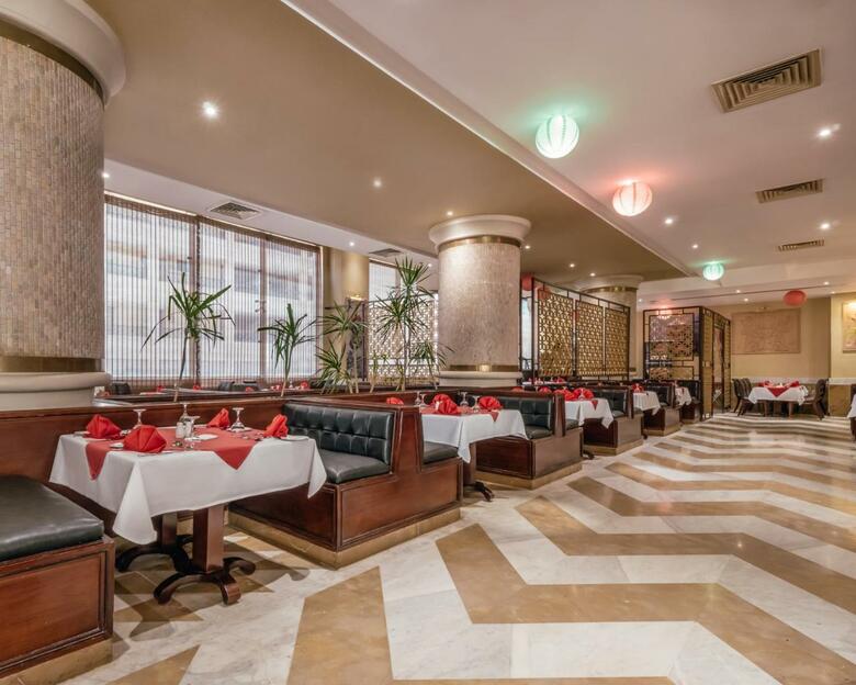 Amc Royal Hotel