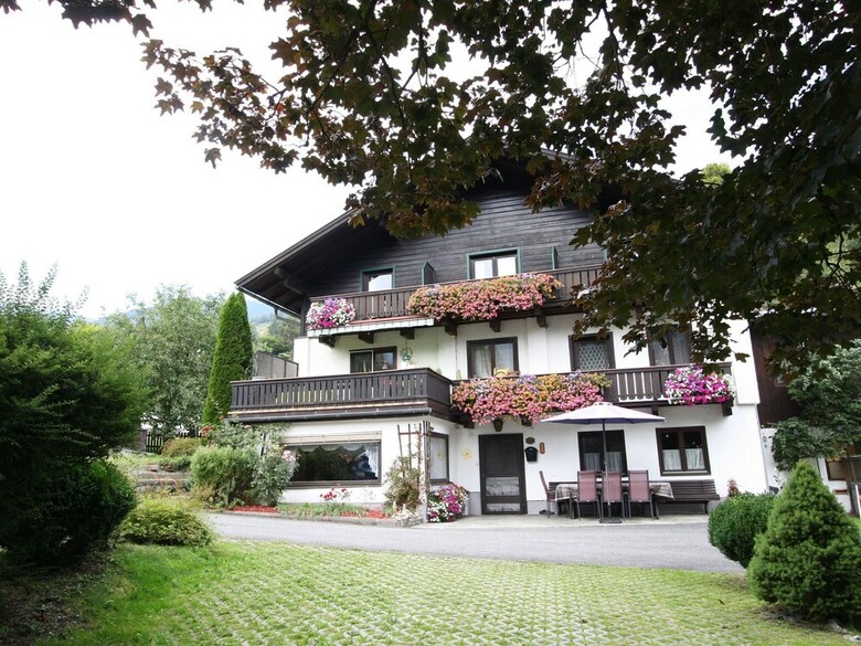 Cozy Apartment In Niedernsill With Garden