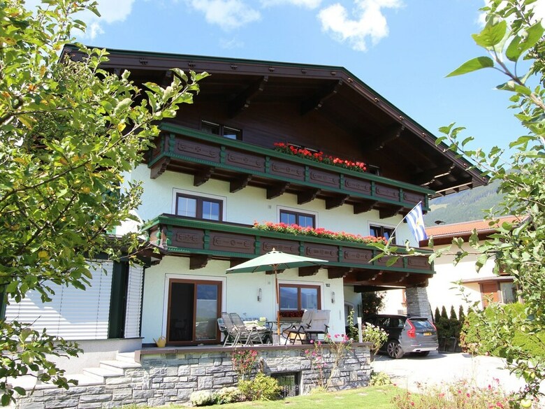 Comfortable Apartment Near Ski Area In Piesendorf