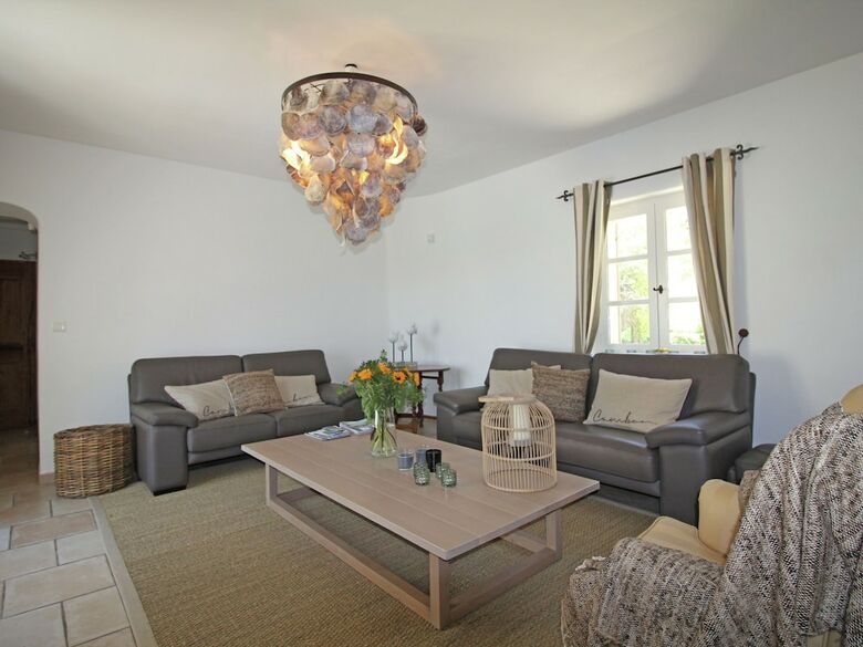 Villa Beautiful, Renovated Bastide With Private Pool And Panoramic Views, 3km From Apt