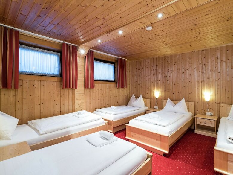 Lovely Chalet With Sauna In Saalbach-hinterglemm