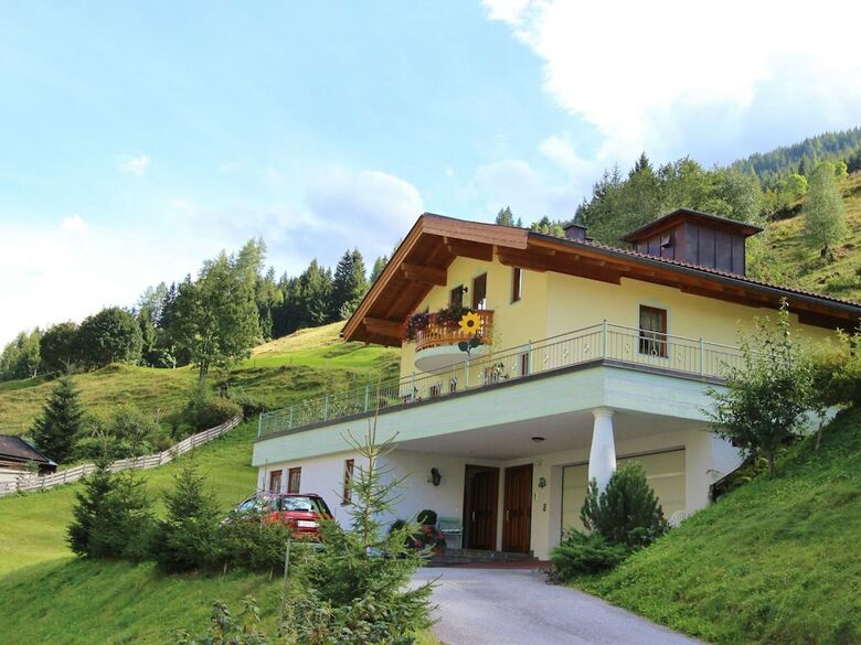 Sunlit Apartment Near Ski Area In H�ttschlag