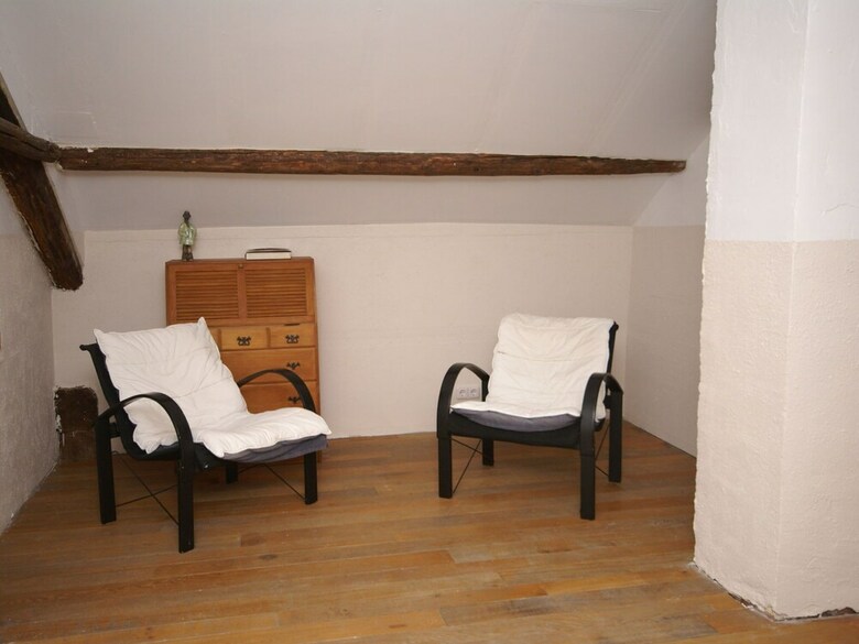 Spacious Holiday Home With Sauna In Celles-sur-plaine