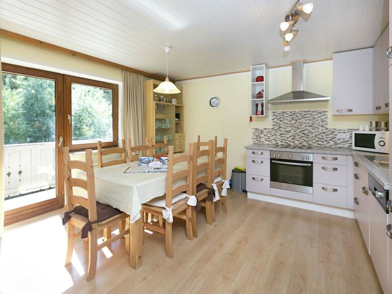 Spacious Apartment With Garden In Salzburg