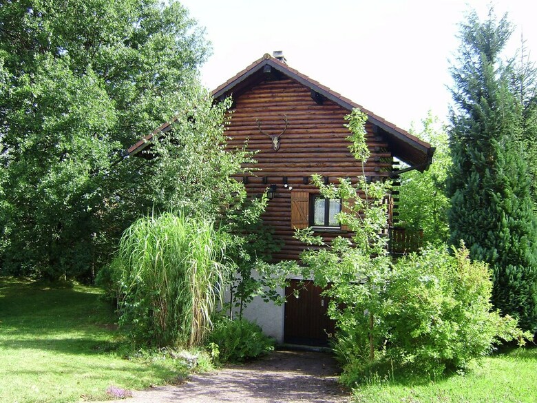 Cozy Chalet With Breathtaking Views In Hommert