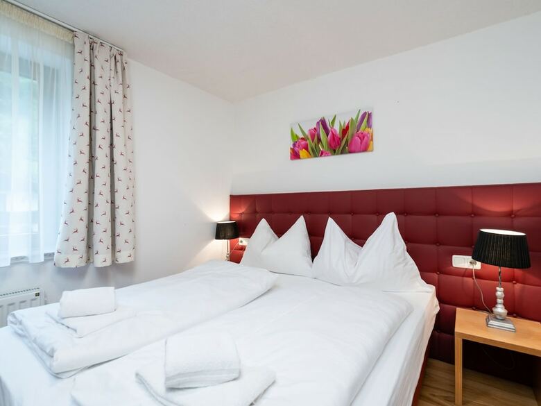 Cozy Chalet In Zell Am See With Balcony