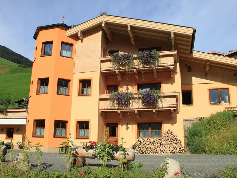 Luxurious Holiday Home In Saalbach-hinterglemm With Sauna
