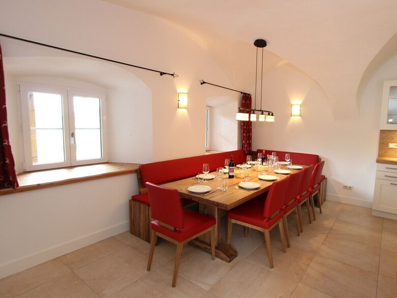Traditional Holiday Home With Sauna In Niedernsill