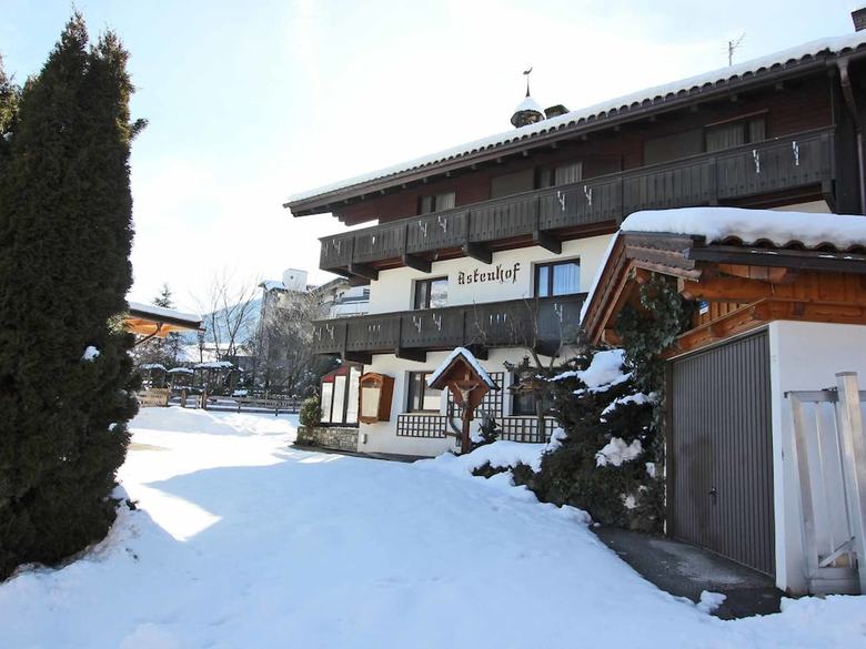 Cozy Apartment In F�gen With Sauna