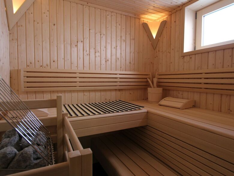 Spacious Chalet In Kaprun With Jacuzzi
