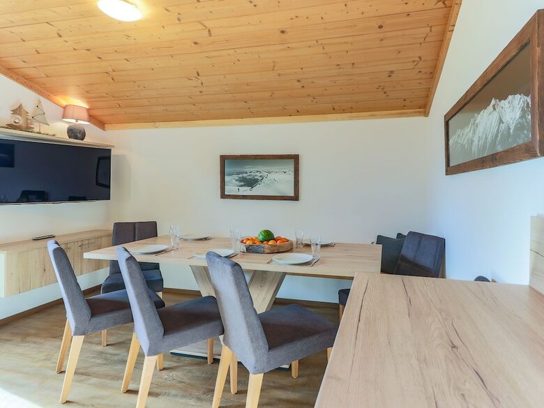 Cozy Apartment In Neukirchen Am Gro�venediger With Parking