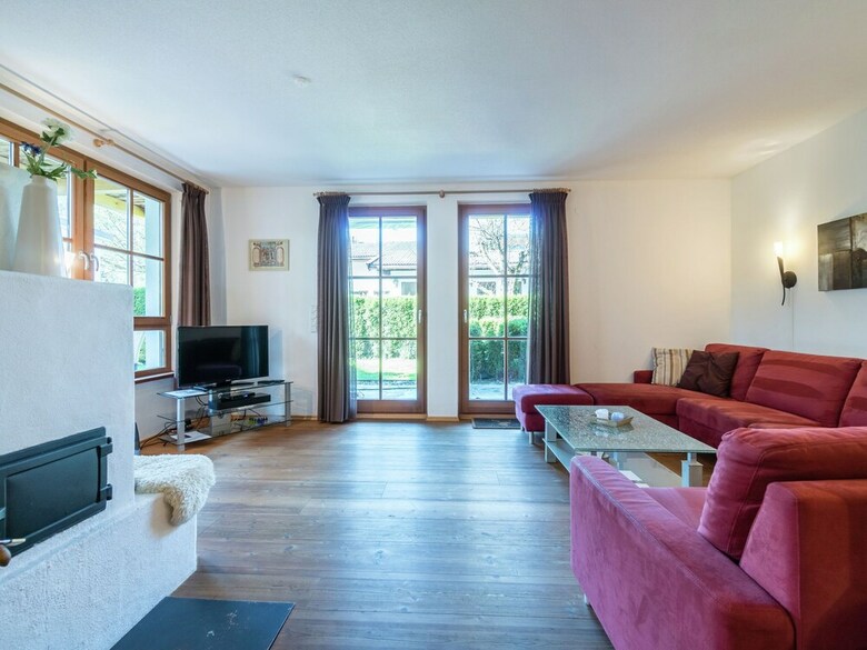 Charming Apartment In Kirchberg With Private Garden
