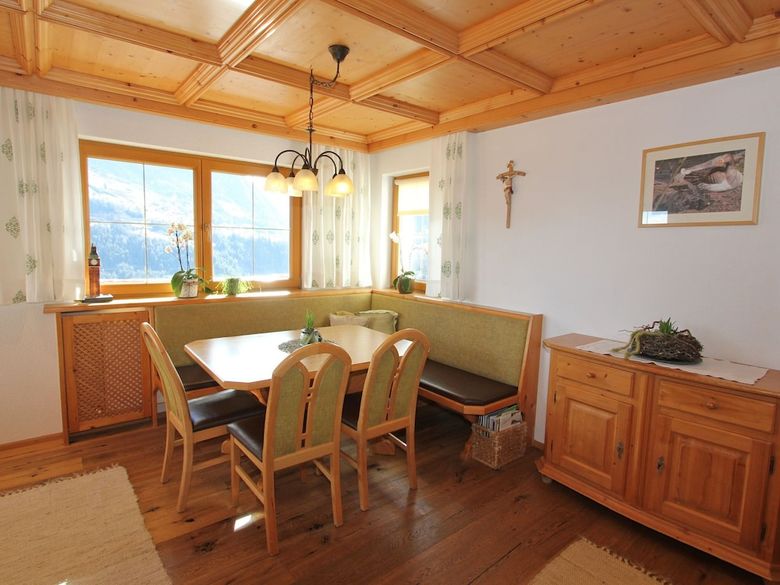 Cozy Apartment In Wenns With Garden