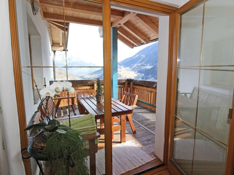 Cozy Apartment In Wenns With Garden
