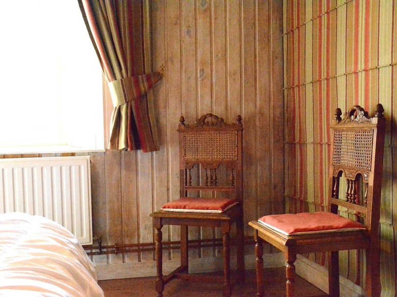 Spacious Holiday Home In Viroinval Near Forest