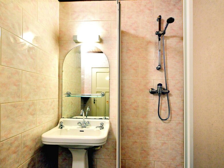 Detached Group House, Quietly Located With Garden And Separate Entrances