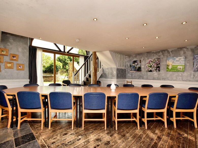 Large, Luxury Vacation For Large Groups With Fireplace