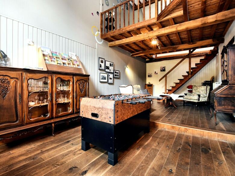 Vintage Holiday Home With Barbecue In Rendeux