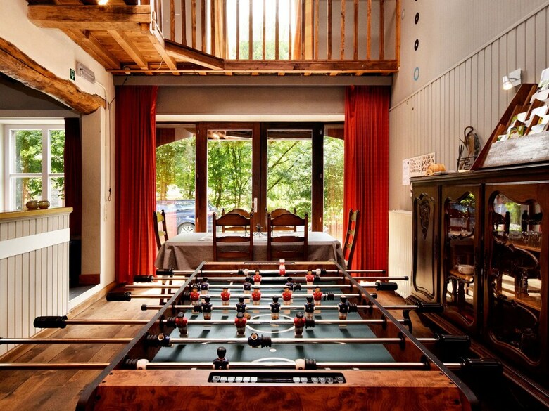 Vintage Holiday Home With Barbecue In Rendeux