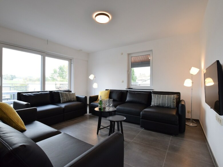 Cozy Apartment In L�glise With Terrace