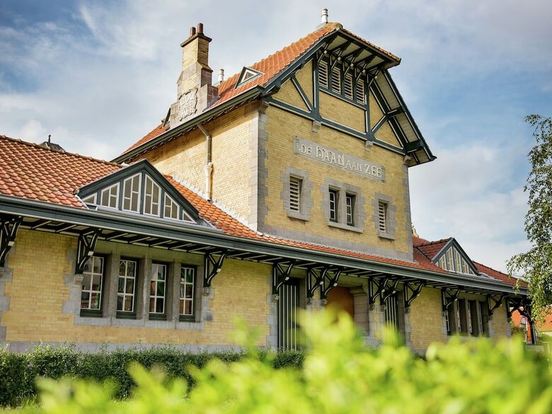 Gorgeous Villa With Sauna In de Haan Near Beach