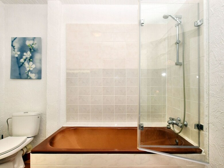 Beautiful, Authentic Villa With Private Pool, Sauna, Pool Bar And Large Garden