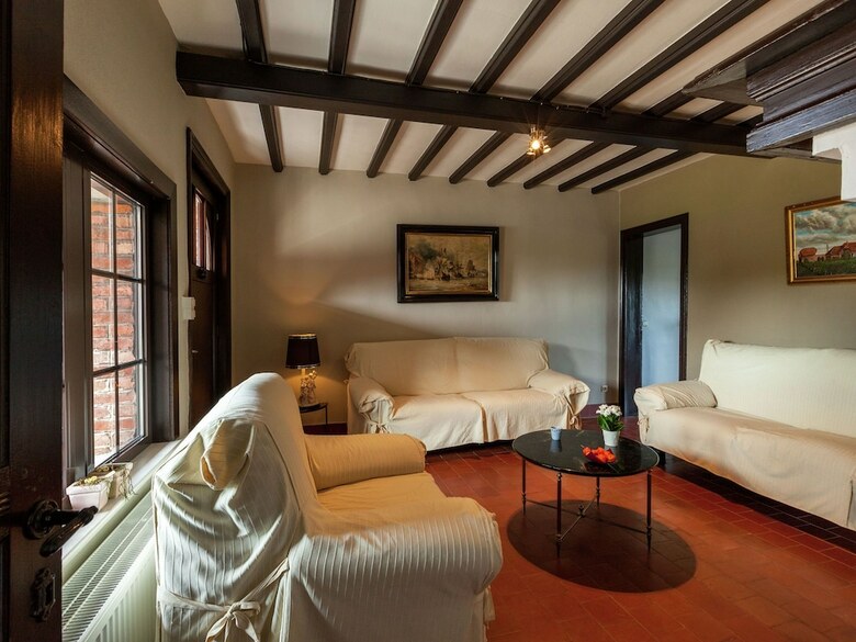 Apartamentos Cozy Farmhouse In Comines-warneton With Hill View