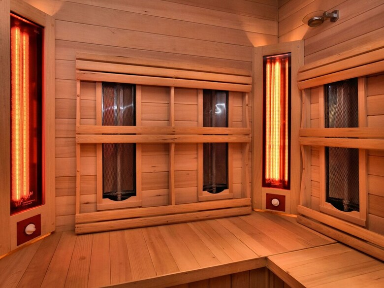 Luxurious Holiday Home With Jacuzzi And Sauna In Houffalize