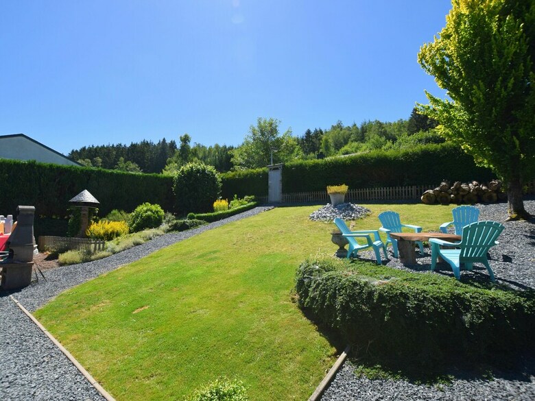 Luxurious Holiday Home With Jacuzzi And Sauna In Houffalize