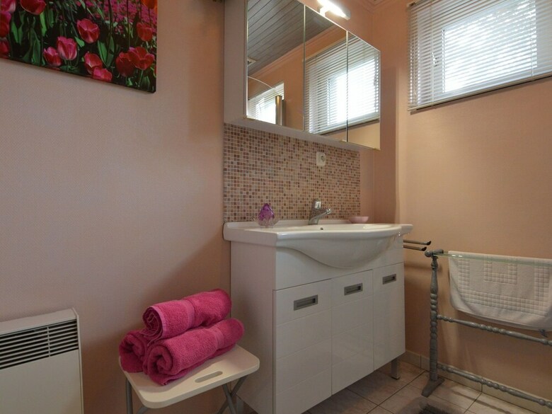 Luxurious Holiday Home With Jacuzzi And Sauna In Houffalize