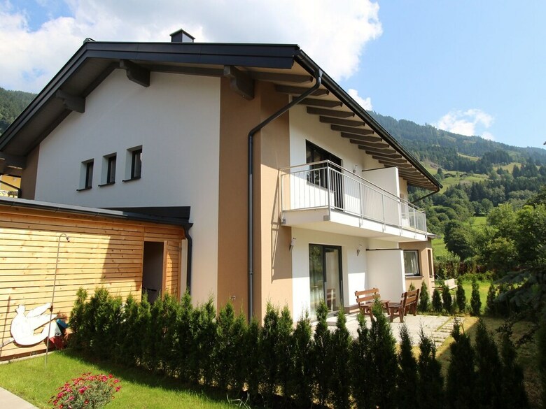 Spacious Holiday Home In Goldegg Near Ski Area