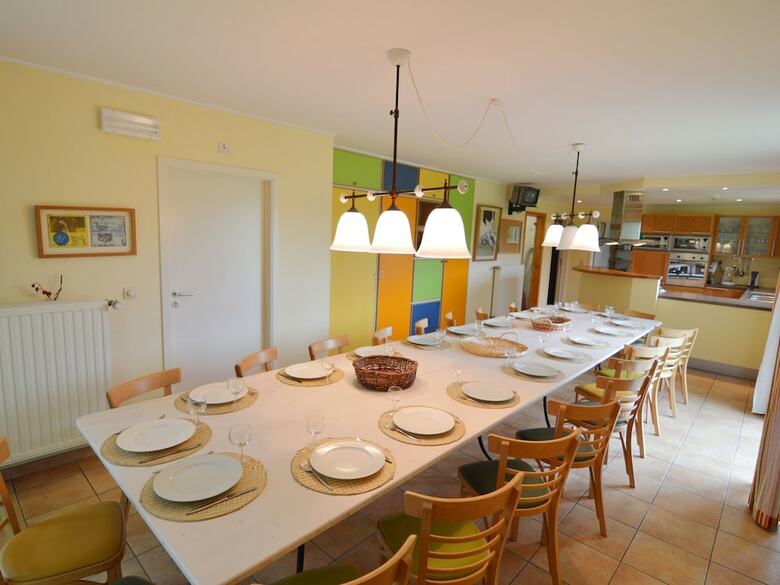 Villa Unique, Comfortable Property With Many Extras