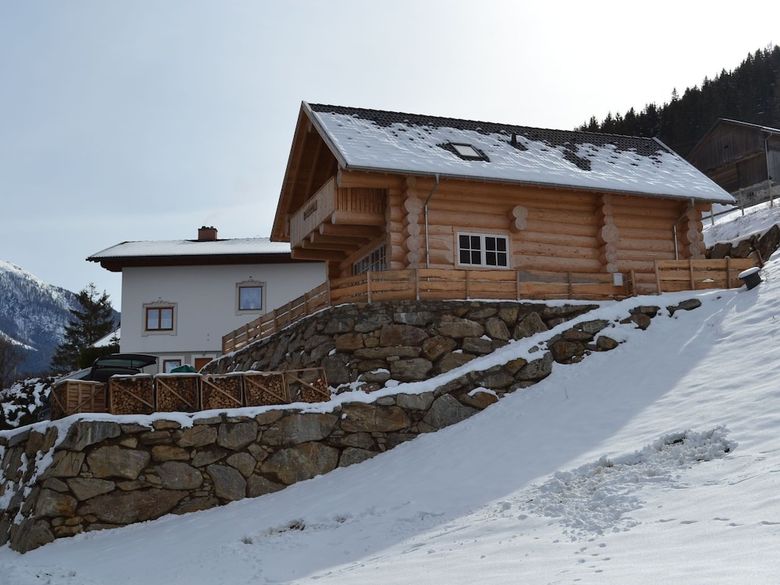 Cozy Chalet In M�rtschach With Private Garden