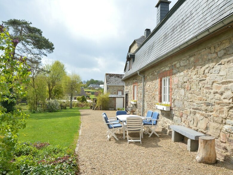 Provincial Cottage With Private Garden In Waimes