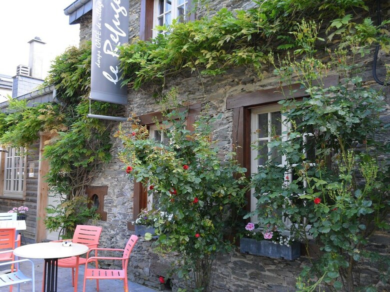 Cozy Holiday Home In Bi�vre With Pond