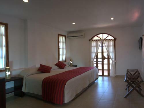 Galapagos Suites Bed & Breakfast