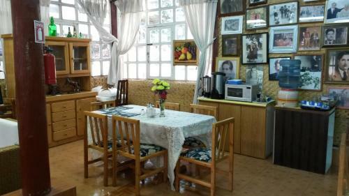 Hostal El Parque Tababela