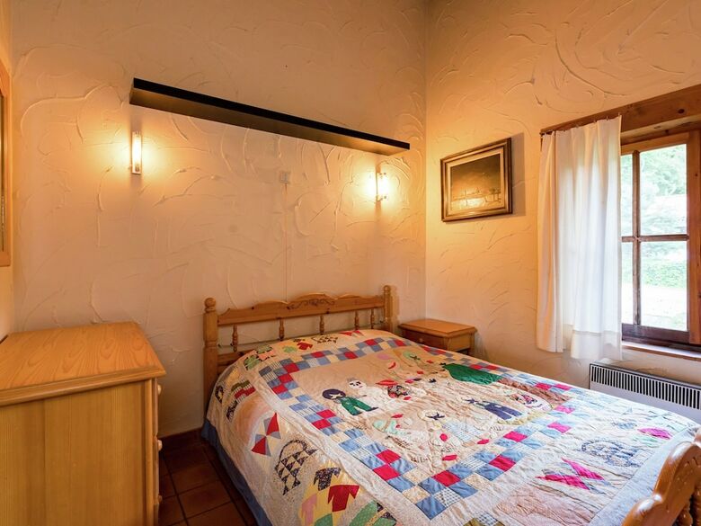 Cosy And Snug Holiday Home With Joint Swimming Pool