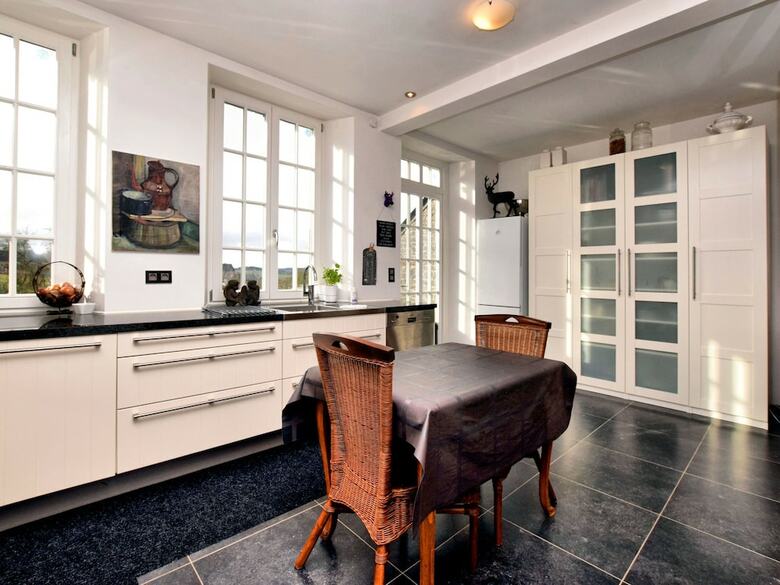 Luxury Holiday Home By The Forest In Honnay