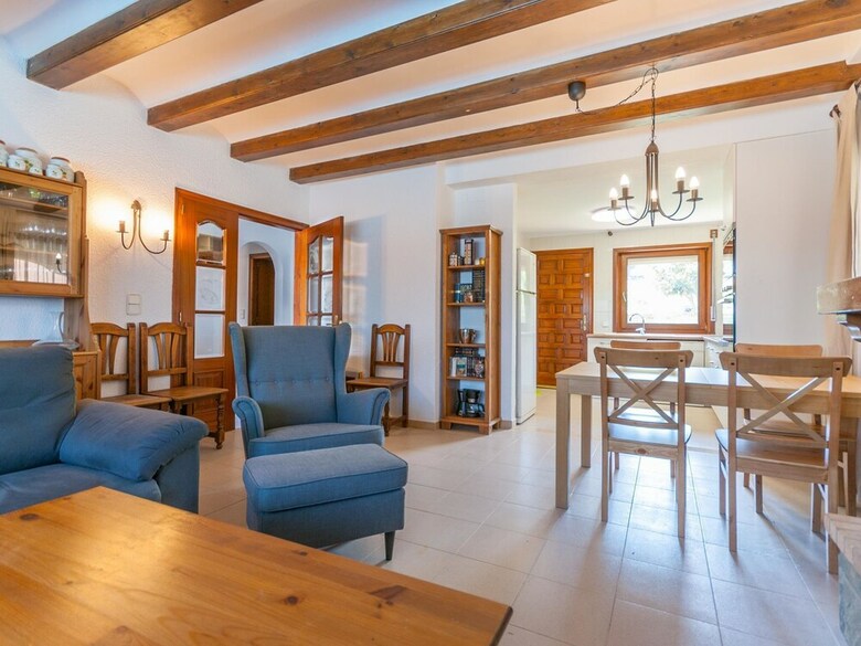 Cozy Holiday Home In Girona With Swimming Pool