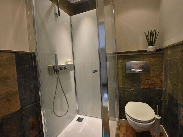 Apartamentos This Old Town House Has Been Completely Renovated