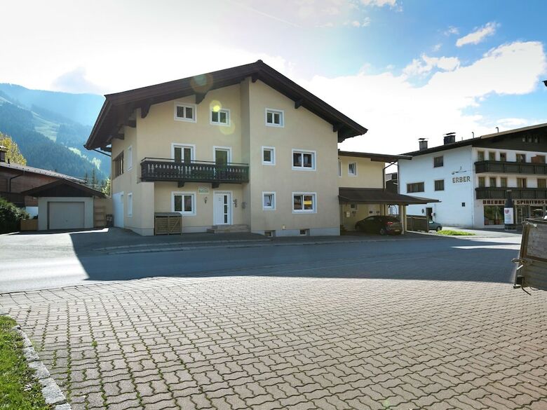 Luxurious Apartment In Brixen Ski Area With Garden