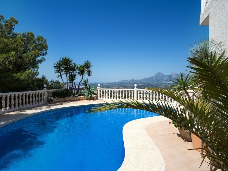 Villa With Exceptional Panoramic Views, Private Pool In Altea Hills