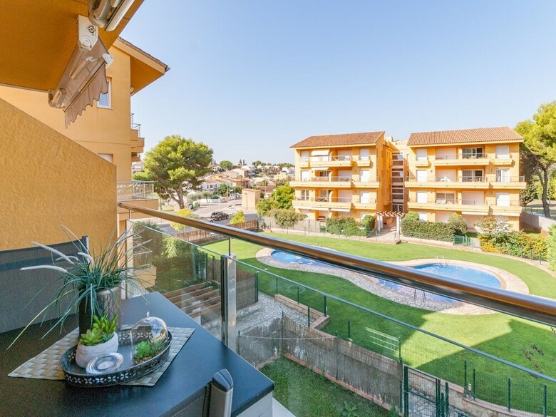Classic Apartment In L'escala Spain With Parking Facility