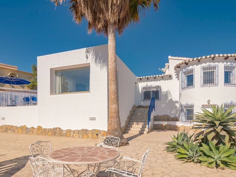 Unique Location, This Villa Is Completely Renovated Ready From June 18, 2018