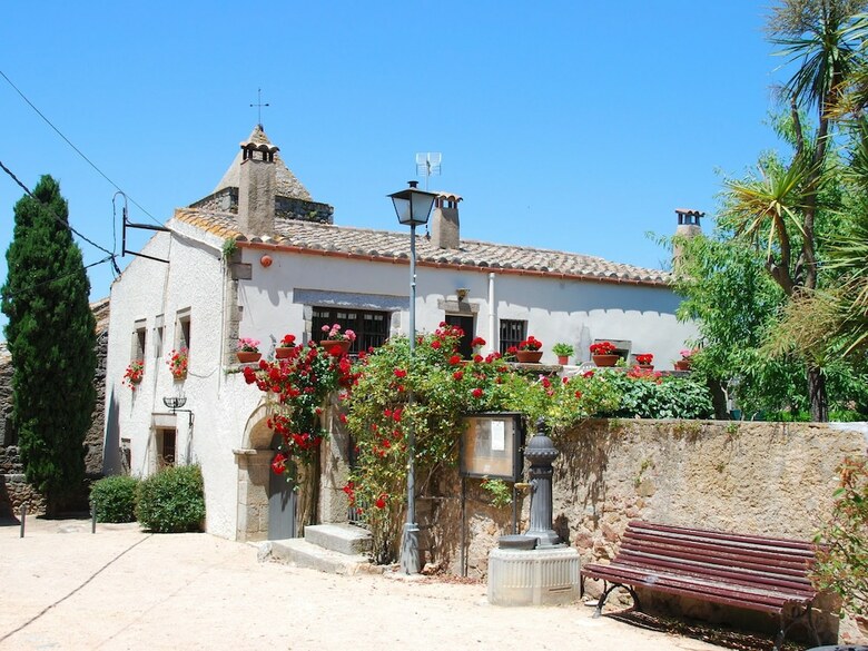Spacious Villa In Romany� de La Selva With Swimming Pool