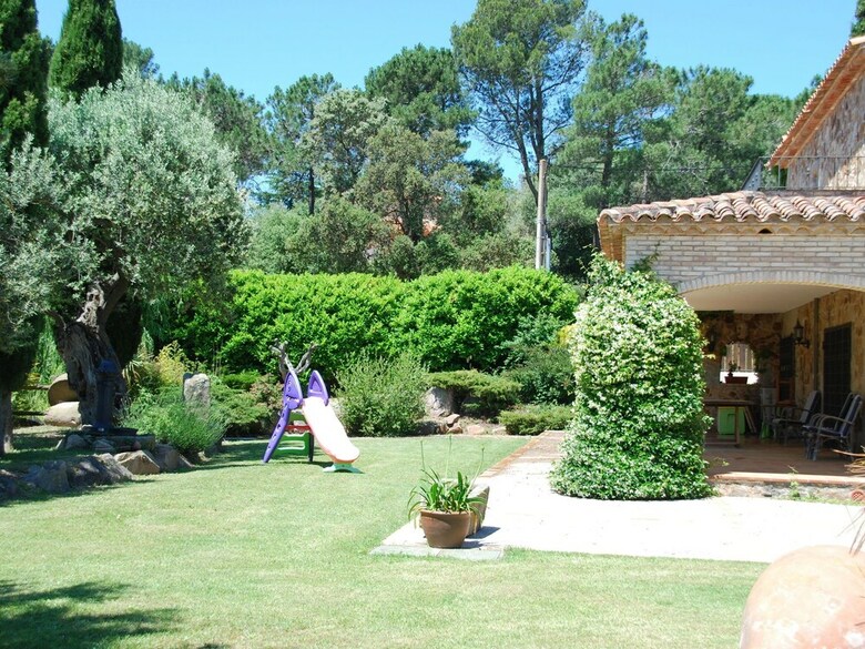 Spacious Villa In Romany� de La Selva With Swimming Pool